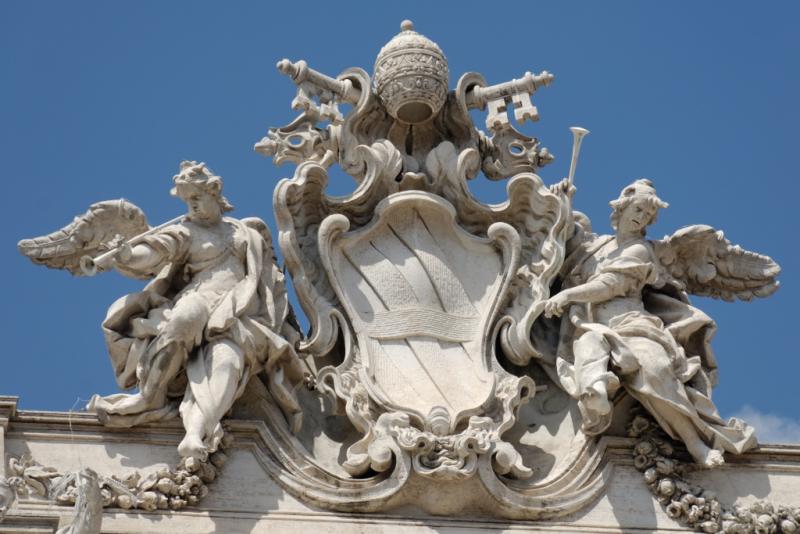 Скульптуры на крыше Палаццо Поли