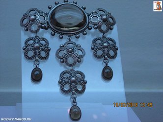 brochi_145_small.jpg